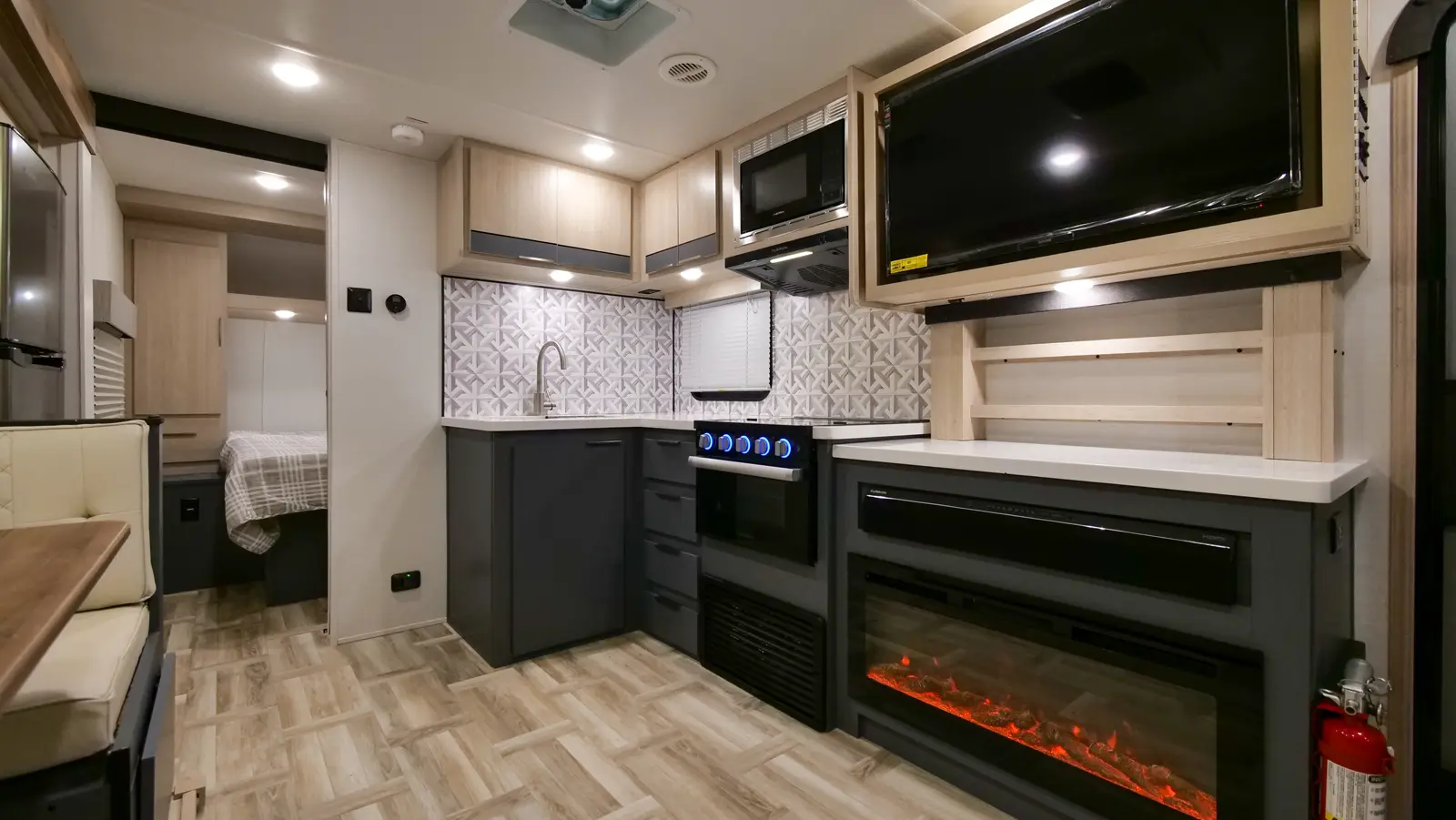 Tracer 25BHS Floorplan - Prime Time RV